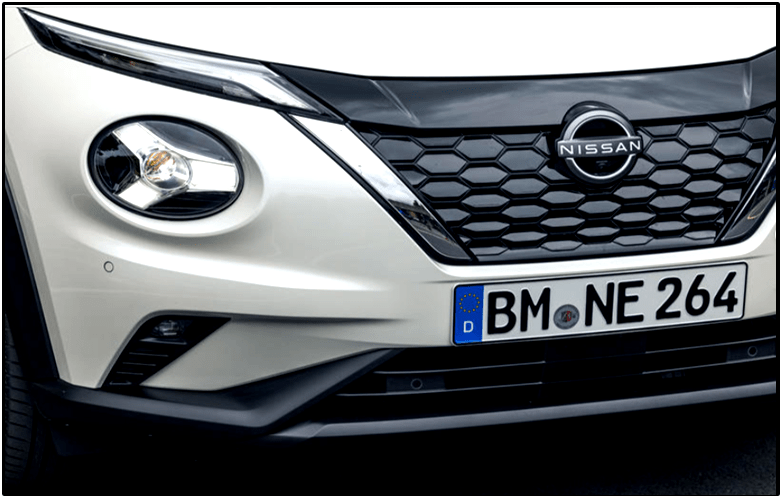 03 Nissan Juke Hybrid Model 2022 Grille