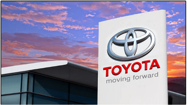 Toyota Shares Fall After Sticking to Conservative Earnings Outlook
