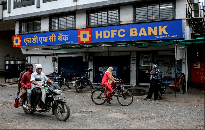 Biggest Merger Will Rattle India's Debt Market as Top Seller Exits